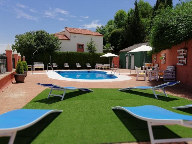 Acceso a la piscina 