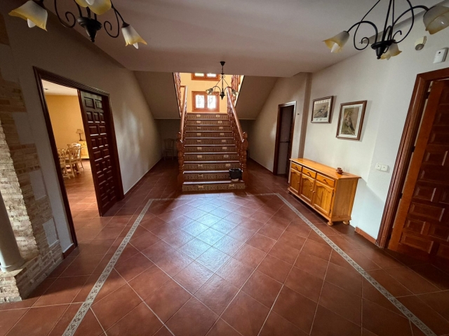 Entrada y escaleras