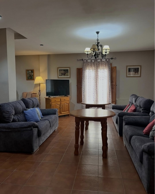 Sala TV amplia con sillones