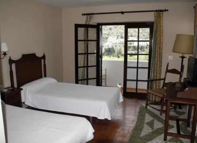 Dormitorio doble 24
