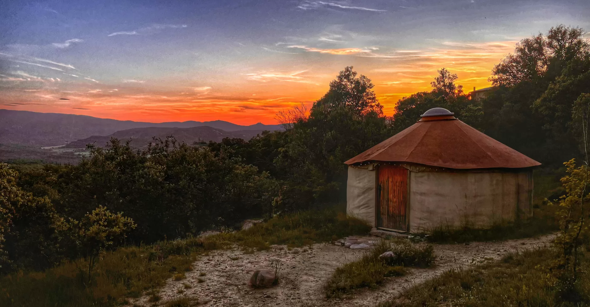 Lluis Plans Julia dans son séjour à Terra del Congost- Yurta Mongola 4636_1
