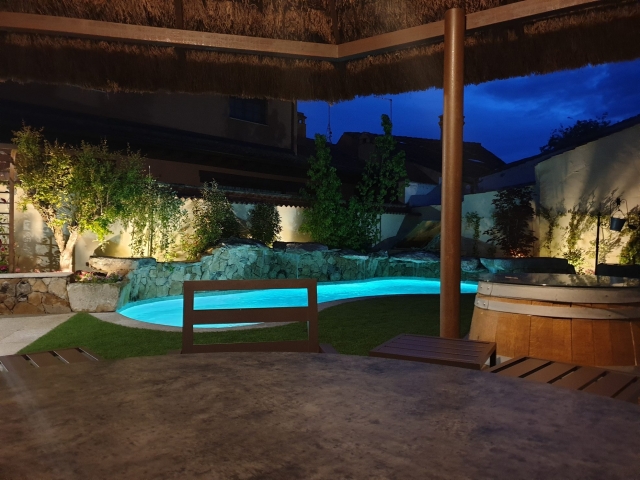 Exteriores por la noche
