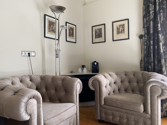 Suite amplia con sillones