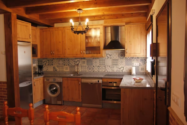 Cocina amplia con ventana