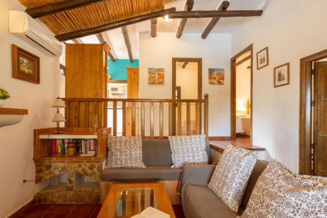 Sala amplia con sofa 