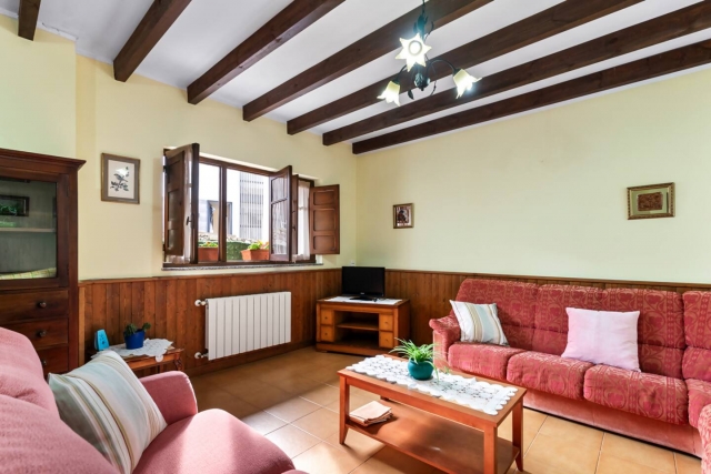 Sala amplia con tele 