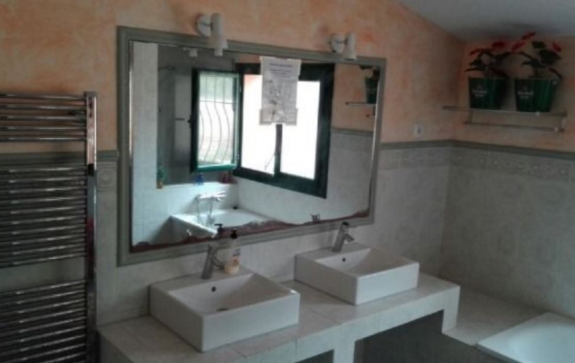 Lavabo doble en el bano