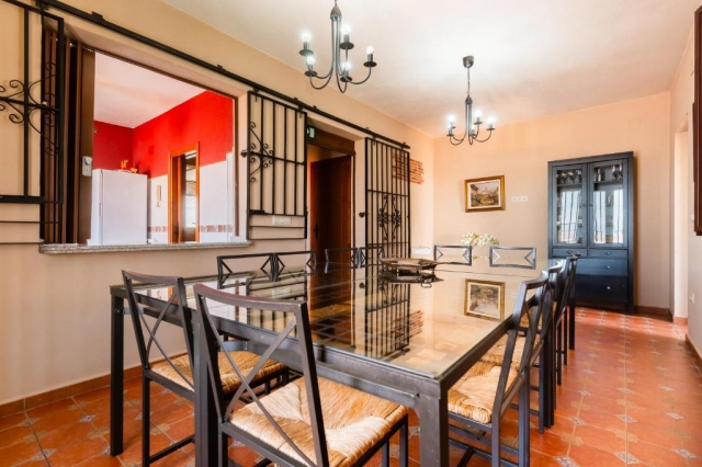 Comedor comunicado