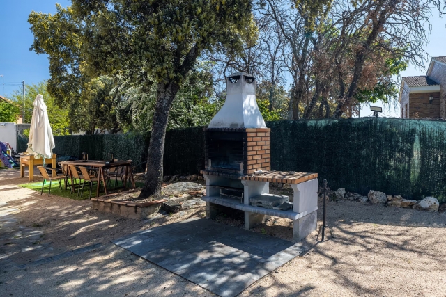 Amplio exterior y barbacoa