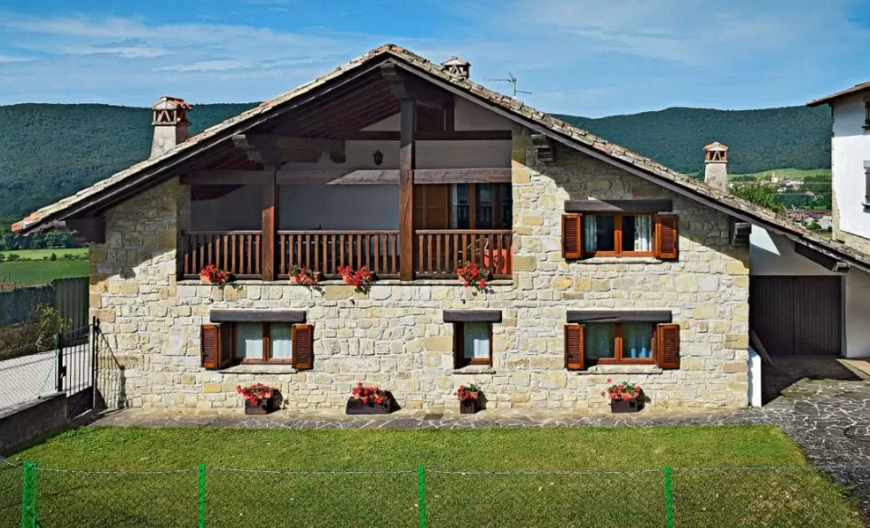 Casa Pedronea