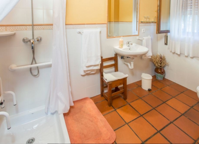 Bano adaptado en planta baja