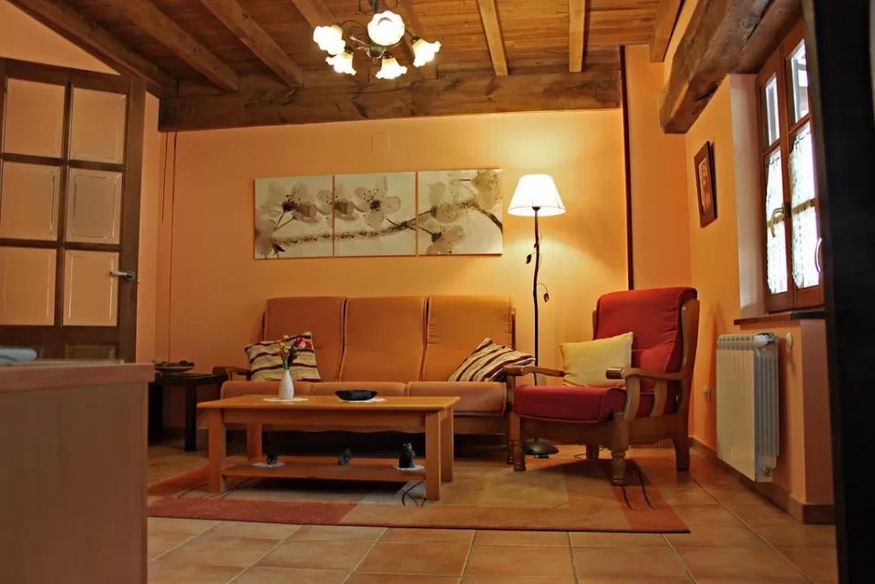 Apartamentos El Llago- Mira
