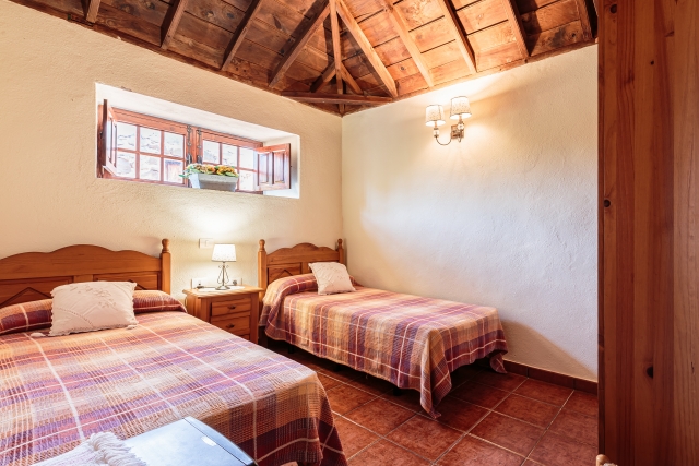 Dormitorio grande y confortable