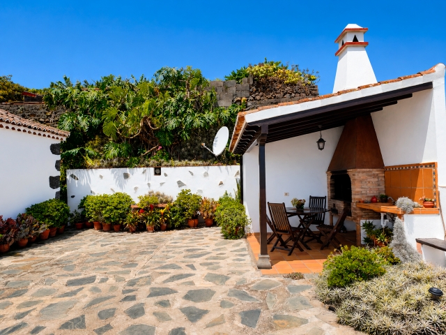 zona terraza y barbacoa