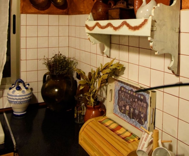 Cocina de la casa con menaje