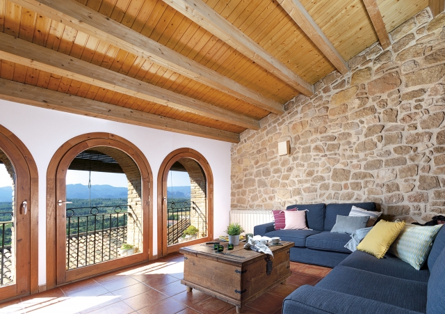 Salon con chimenea