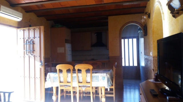 Comedor junto a la cocina office