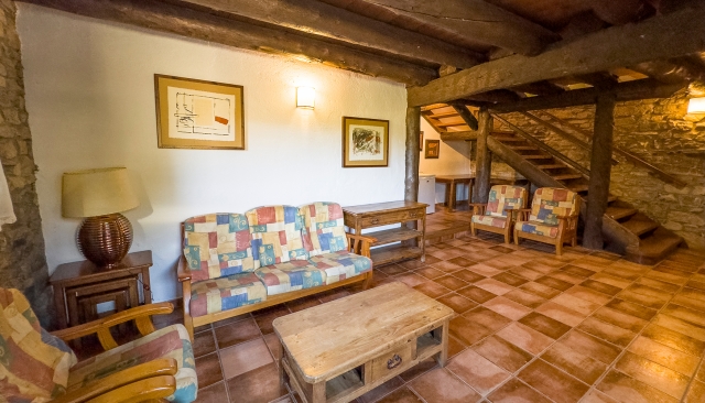 Sala de estar con sofas