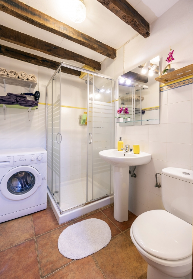 Bano con ducha y mampara