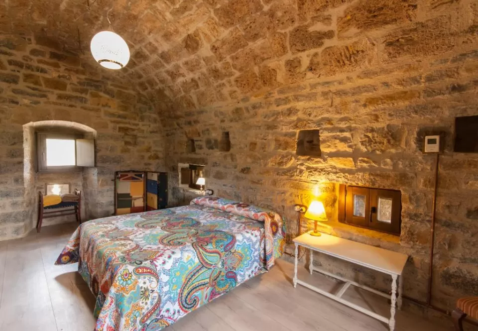 Habitación de las Palomas- Mur de Aluján