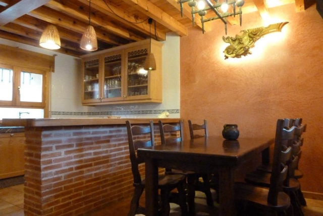 Cocina americana y mesa