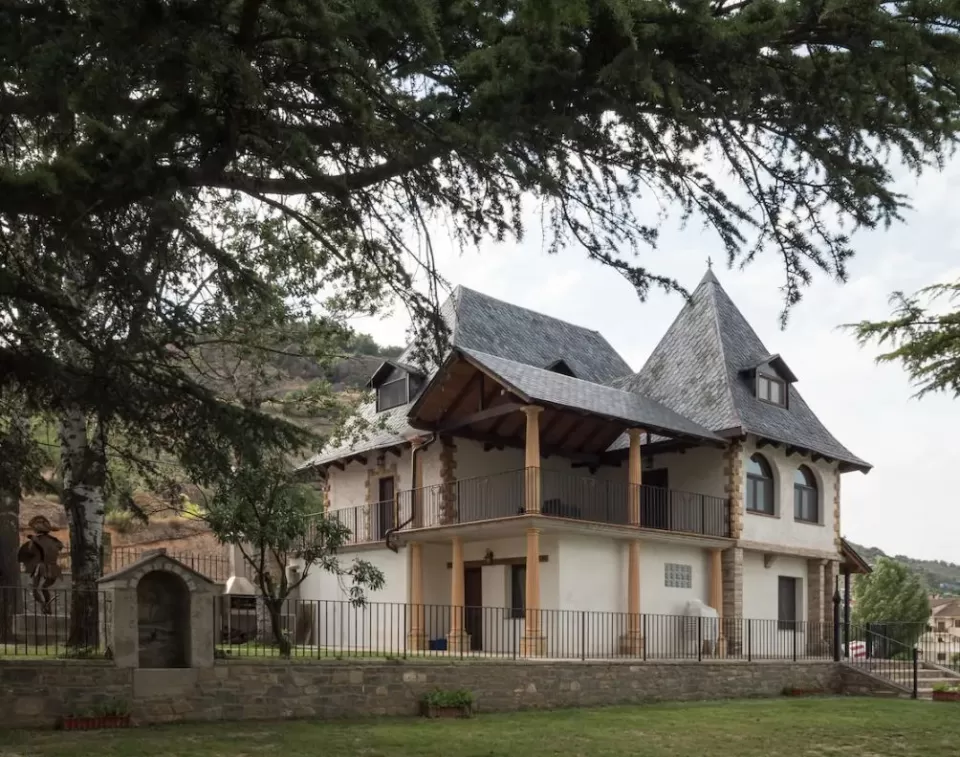 Itaca- Casa Esera