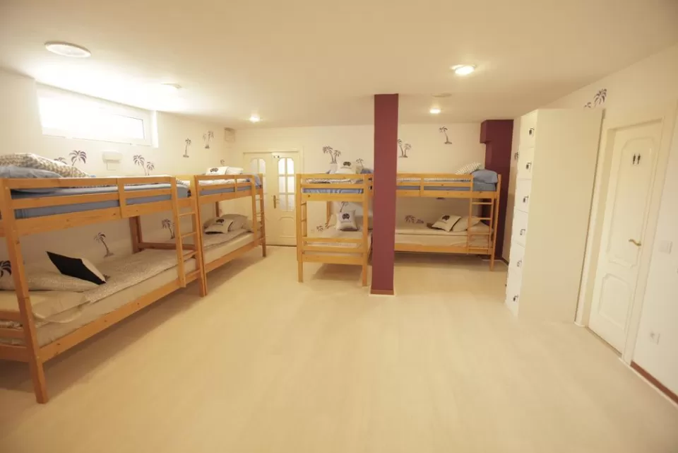 Cama en habitación 12 plazas