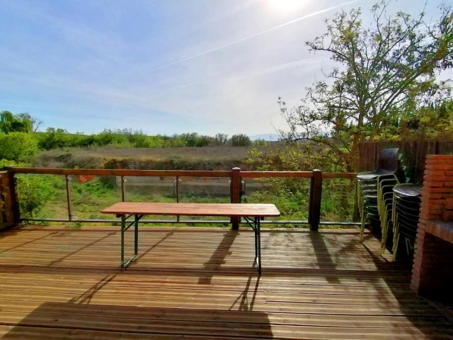 Amplia terraza con vistas