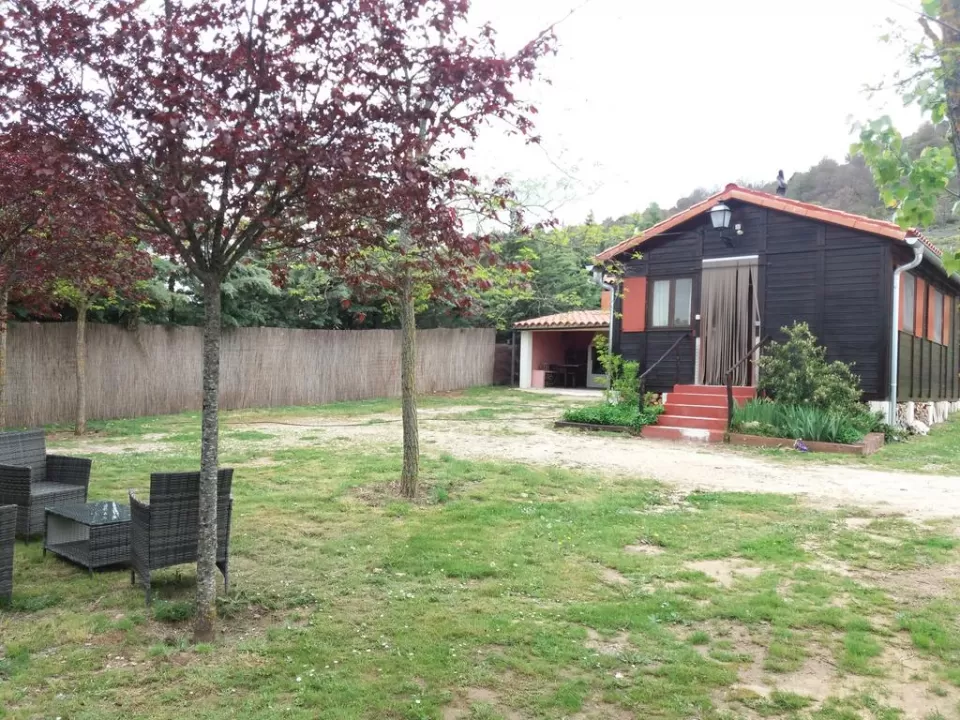 La Canadiense Log Cabin