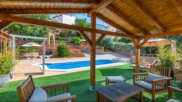 Pergola piscina grande