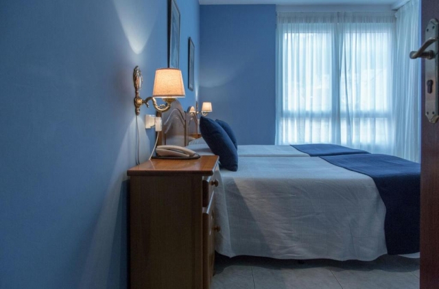 Habitacion doble con 2 camas individuales con ventana