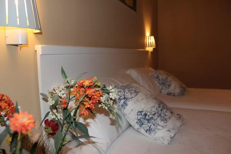 Twin room with panoramic balcony: