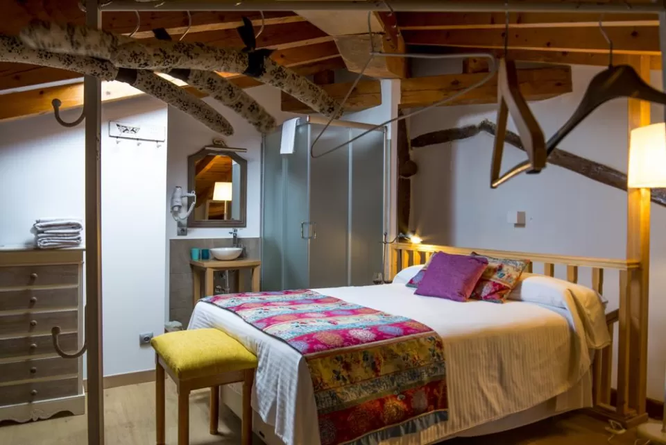 Habitación doble con cama de matrimonio
