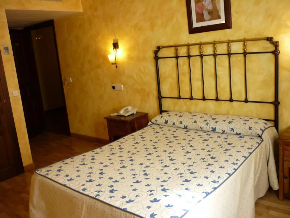 Doble Interior con cama matrimonio