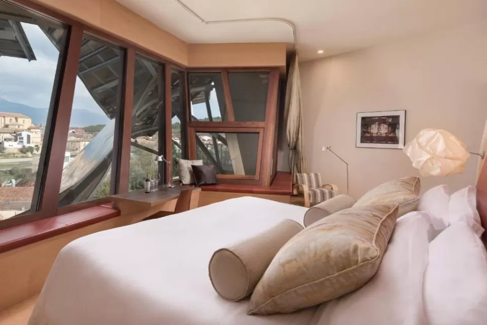 Premium Gehry