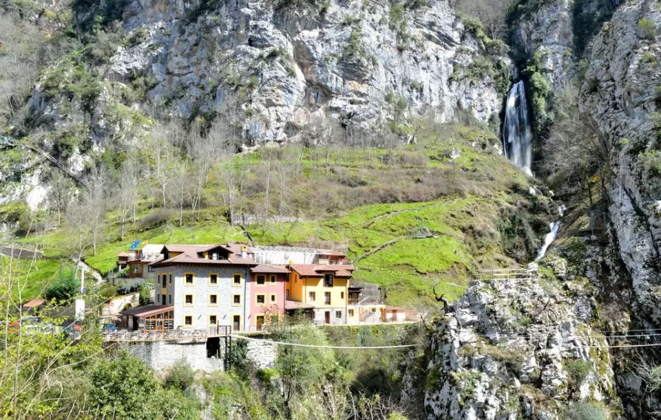 Hotel Puente Vidosa