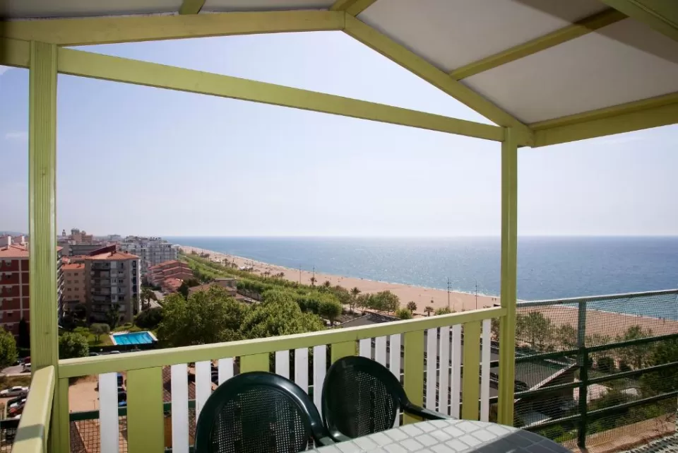 Two-Bedroom Bungalow with Sea View (5 Adults)