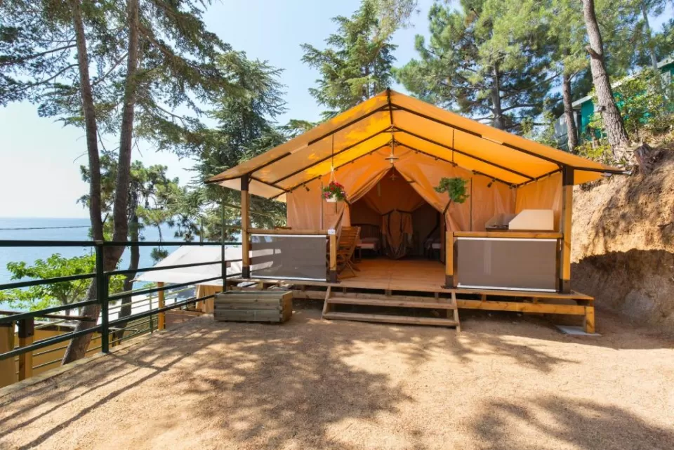 Deluxe upper tent (5 adults)
