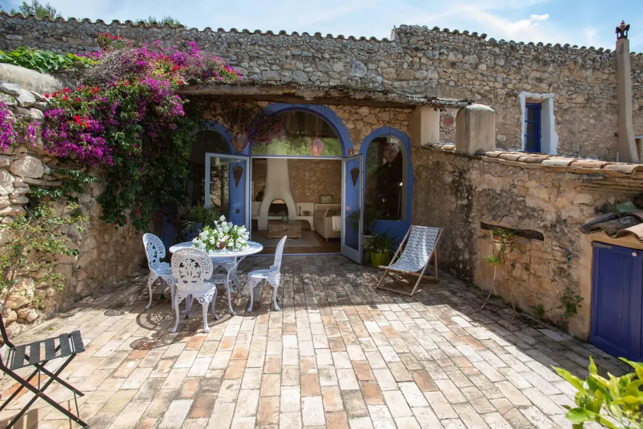 Masía Nur- Casa Azul