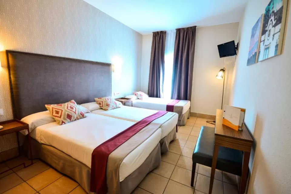 Triple room
