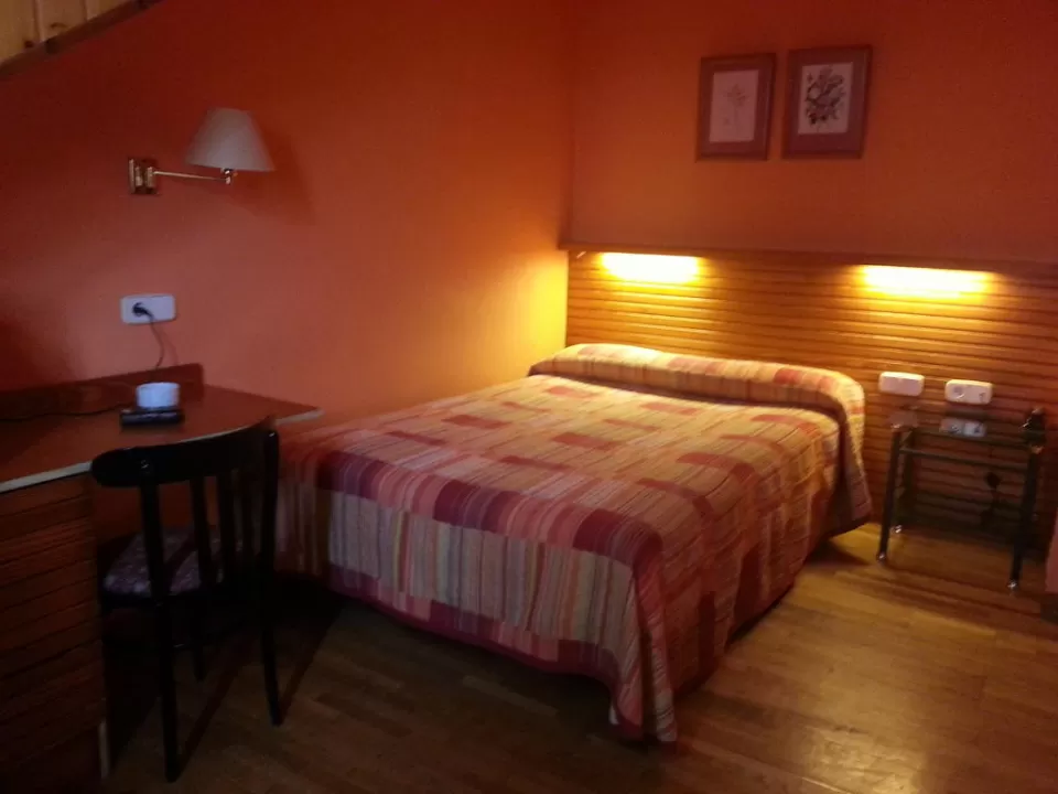 Habitación con cama doble
