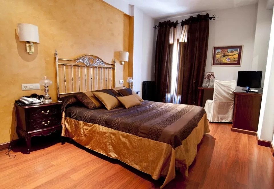 Hab.Doble Exterior Castillo y Avenida SPA