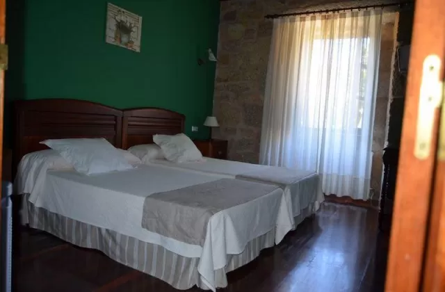 Habitación Doble Estándar 2 Camas / 203 Loureira