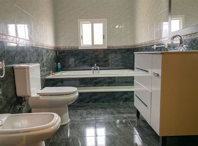 Detalle cuarto de baÑo grande