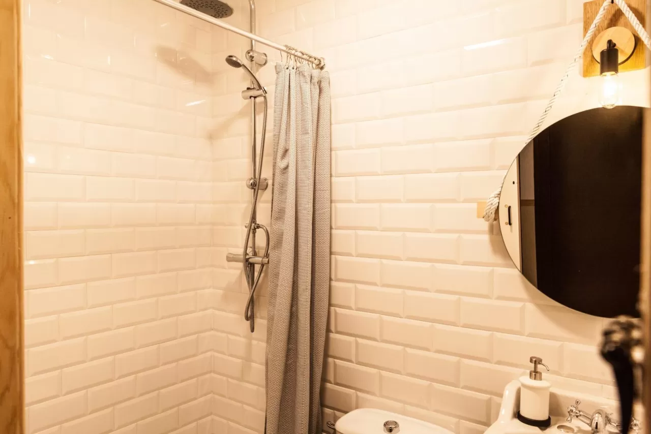 Double room private bathroom (2 beds) (Room 2)