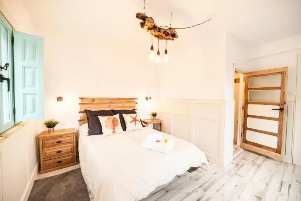 Double matrimonial room with bathroom (Room 13)