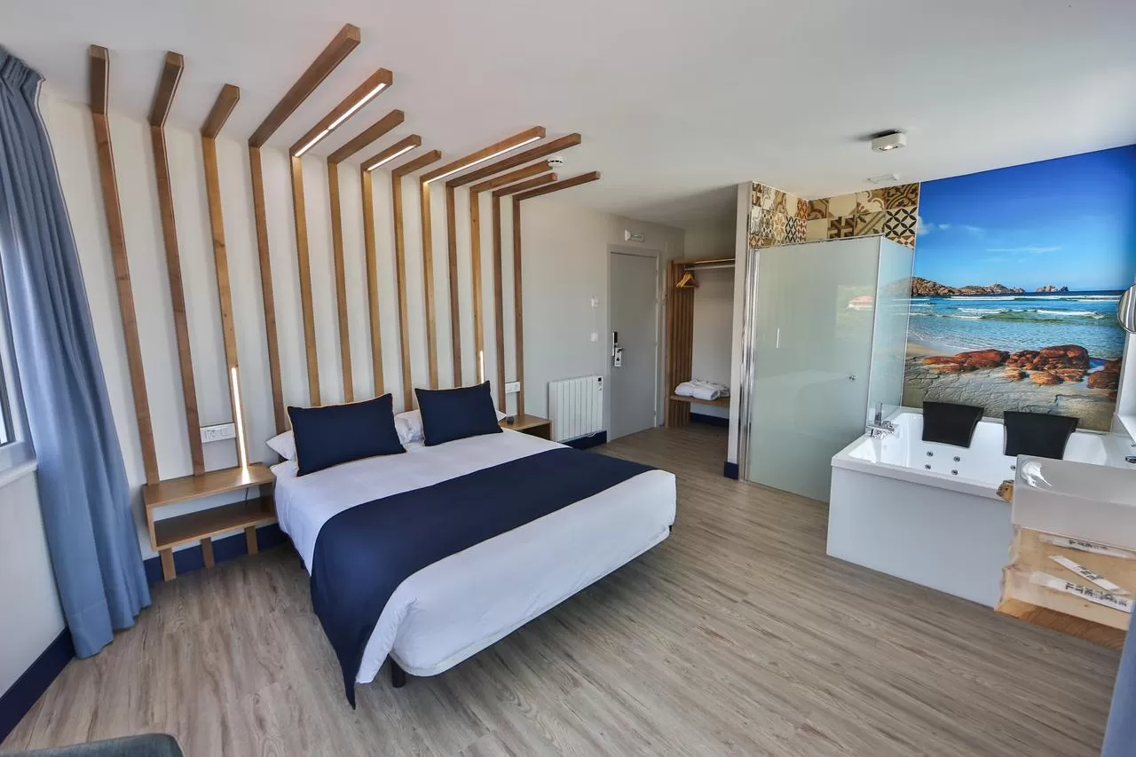 Suite con jacuzzi Faro Vilán