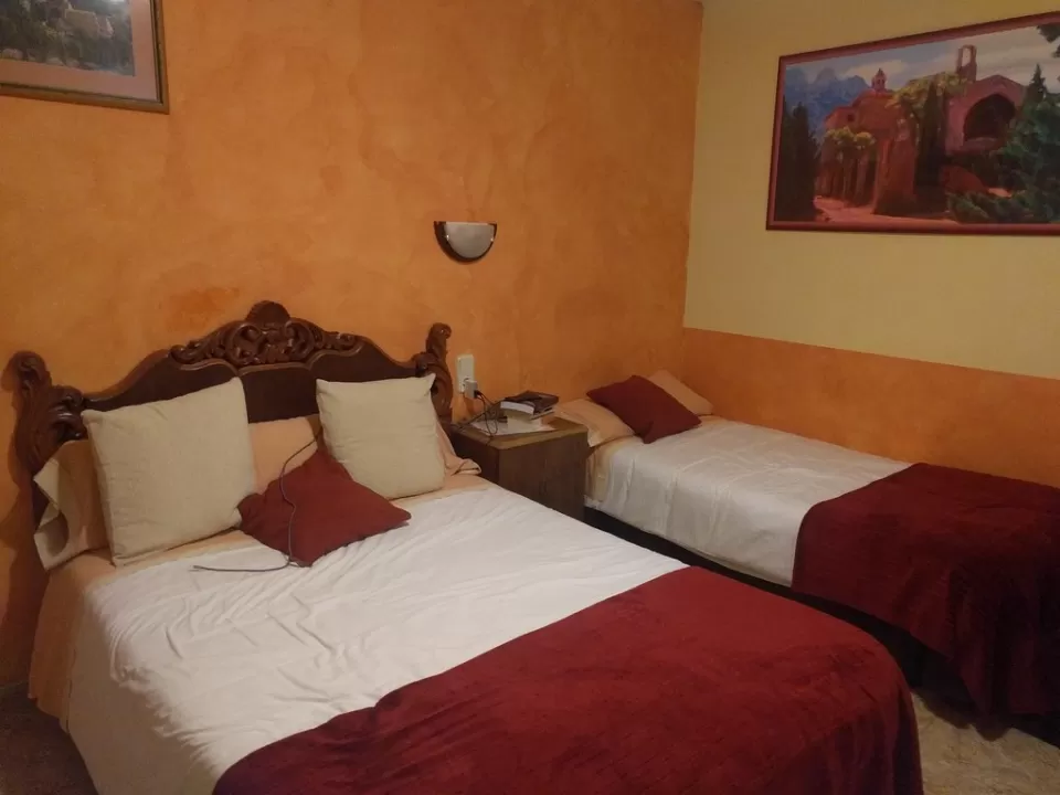 Exterior Double Room AC / Double Room with Balcony