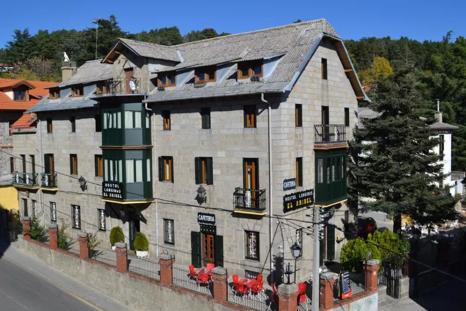 Hostal El Aribel Longinos