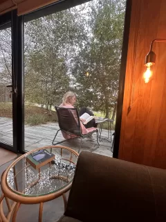 Patricia Bauza dans son séjour à MU_Moradas No Ulla 6498_4